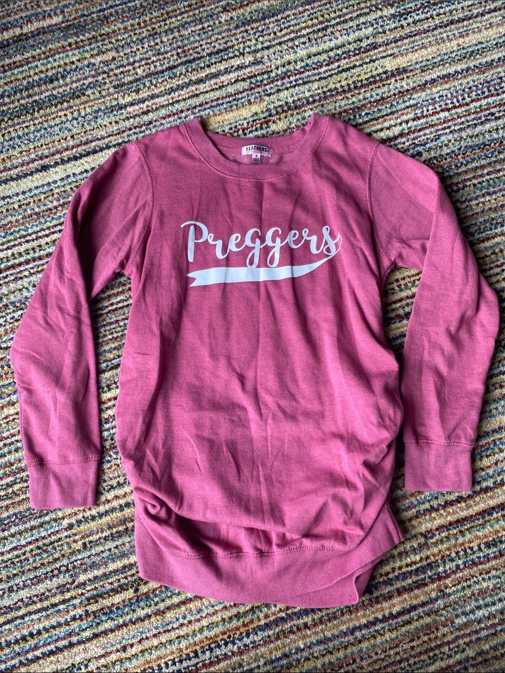 feathers Maternity Long Sleeve Sweatshirt in Rose with 'Preggers'